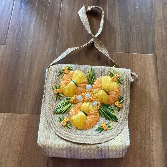 Vintage Handbags - Vintage Woven Wicker Straw Raffia Floral Bag